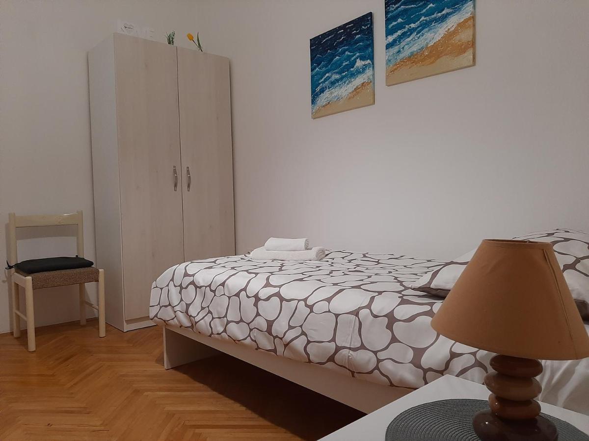 Apartament Family House Rebeka Ugljan Zewnętrze zdjęcie