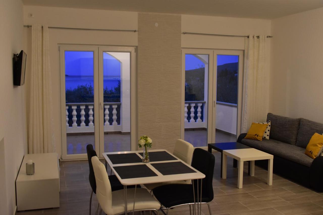 Apartament Family House Rebeka Ugljan Zewnętrze zdjęcie