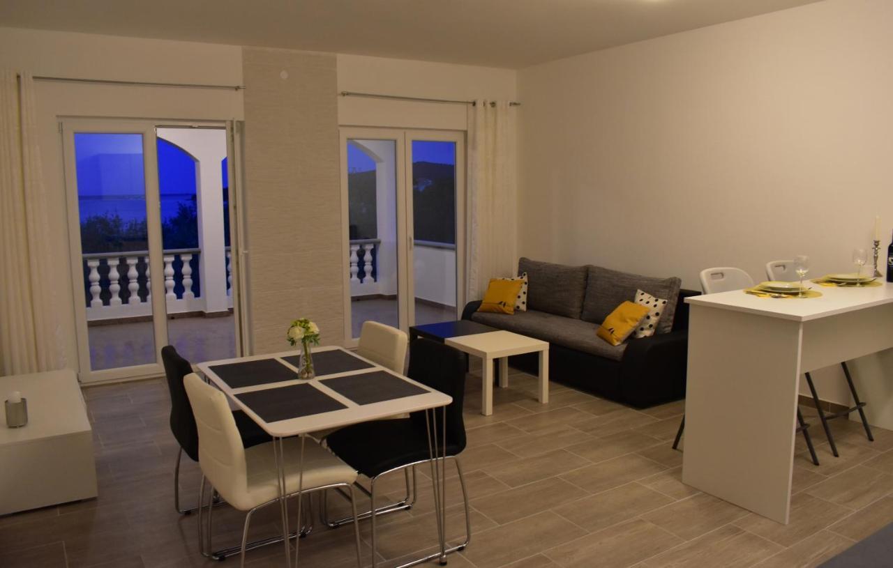 Apartament Family House Rebeka Ugljan Zewnętrze zdjęcie