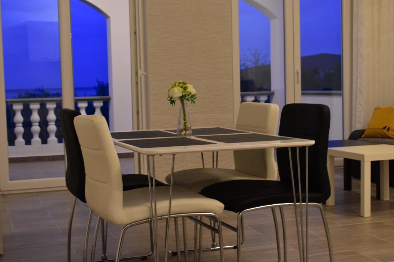 Apartament Family House Rebeka Ugljan Zewnętrze zdjęcie
