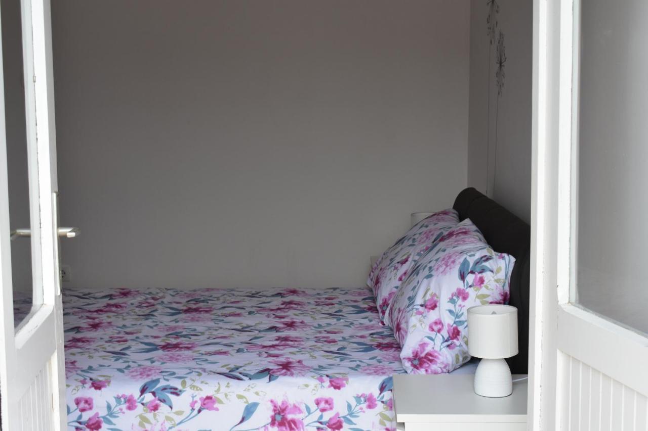 Apartament Family House Rebeka Ugljan Zewnętrze zdjęcie