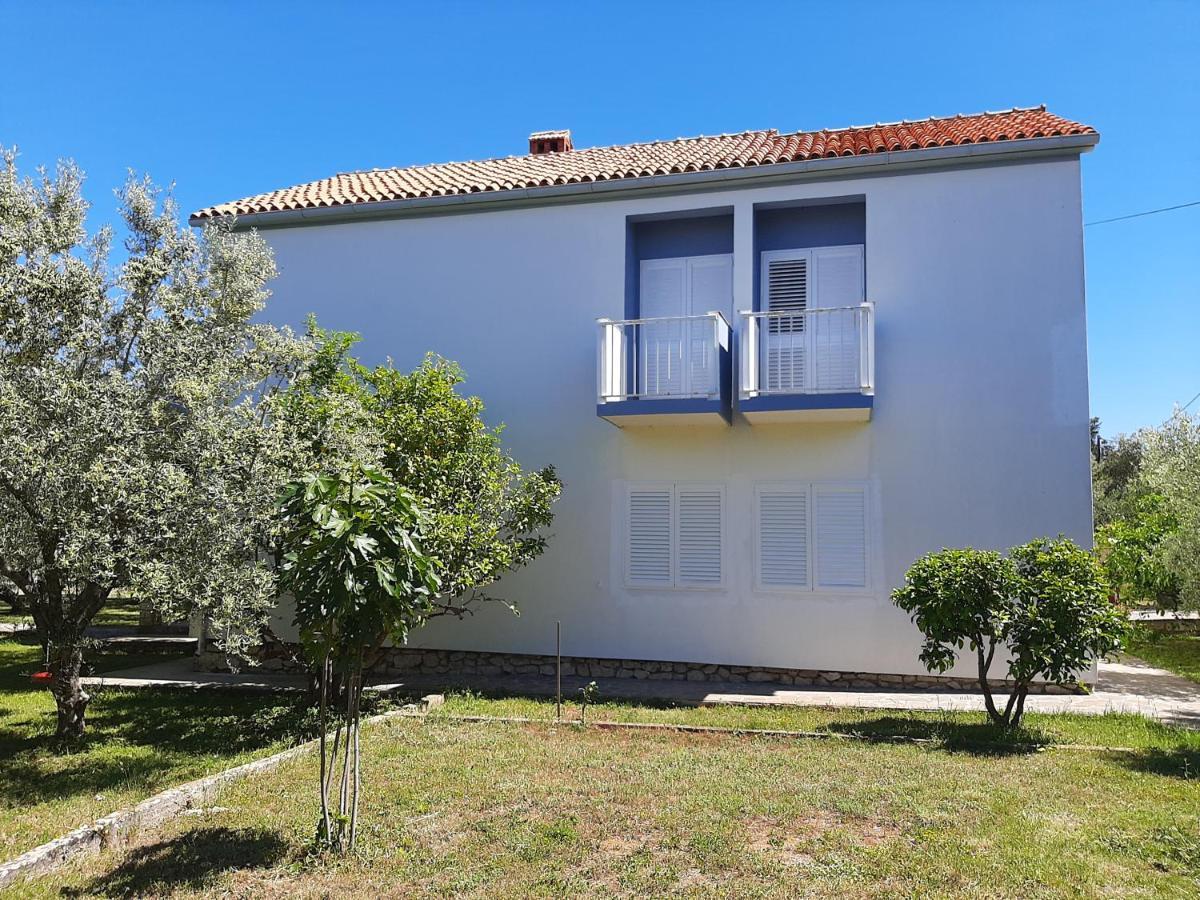 Apartament Family House Rebeka Ugljan Zewnętrze zdjęcie